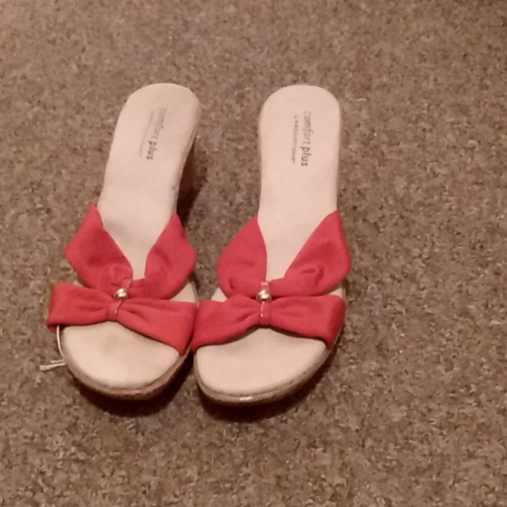 Red wedges